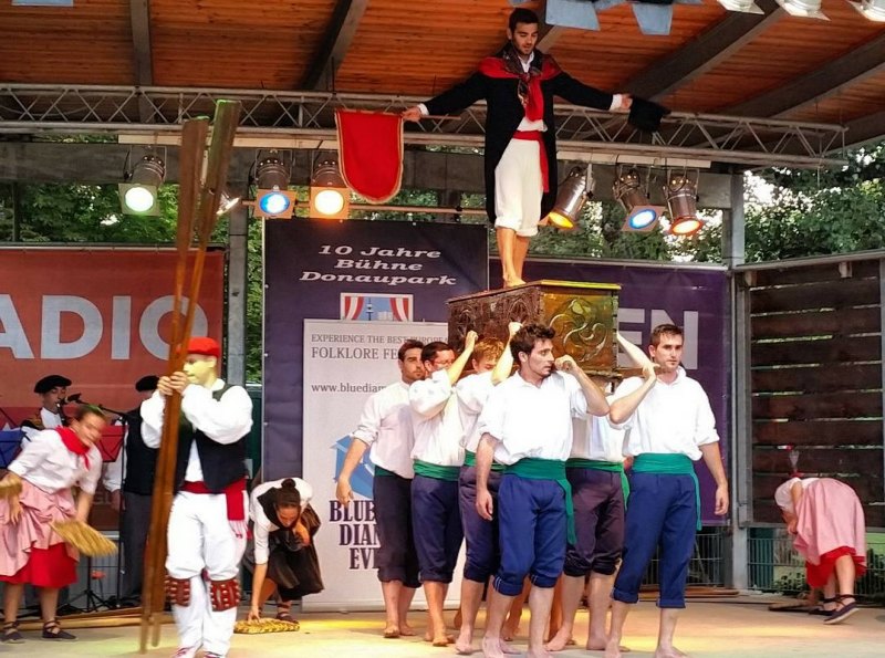 FOLKLORE FESTIVAL Vienna (4)