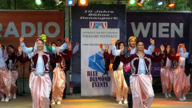 FOLKLORE FESTIVAL Vienna (4)