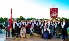 Фолклорен фестивал в Хвар, Хърватска