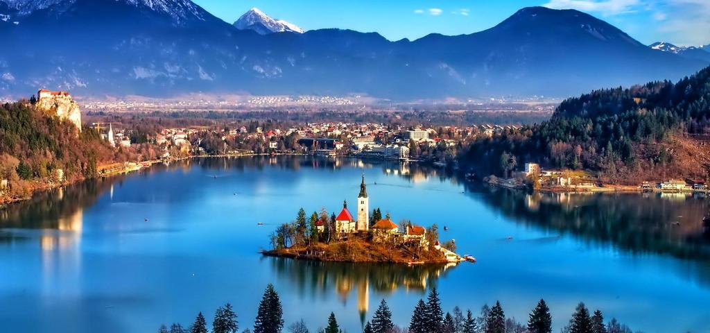 Международен-фолклорен-фестивал-в-езеро-Блед-Словения